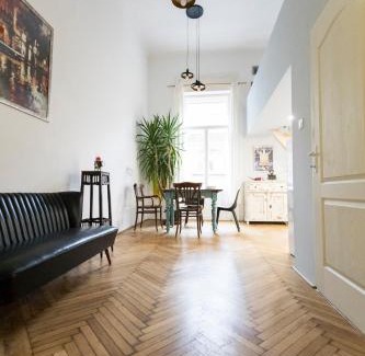 Csarnok negyed Apartment | BudapeStayz - Jozsef Apartments