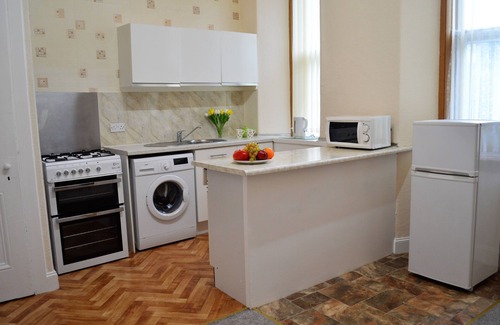 Innellan Apartment | Budget apartment accommodation in Dunoon Sleeps 5 in 2 bedrooms