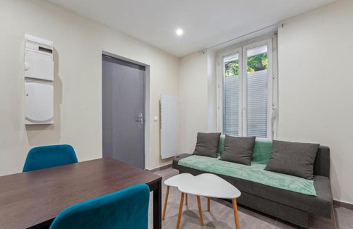 Charleville-Mezieres Apartment | Budget appart avec parking au centre-ville
