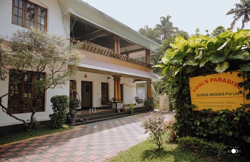 Alappuzha Bed & Breakfast | Budget friendly beach side villa with pool.