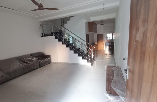 Vanthli House | Budget friendly room in duplex bungalow for stay in Junagadh.