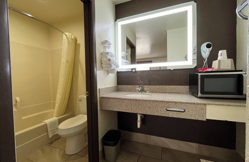 Nassawadox Hotel | Budget Inn By OYO Nassawadox Hwy 13