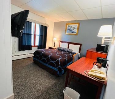 Marinette Hotel | Budget Inn Marinette