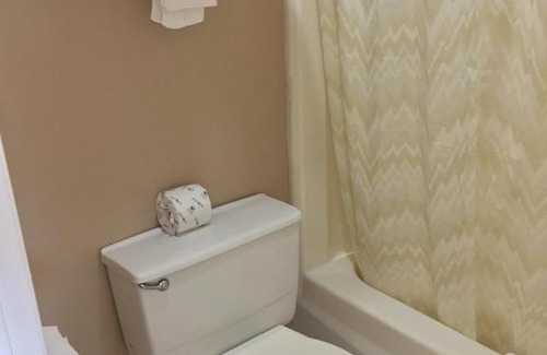 Bourbon Hotel | Budget Inn Motel