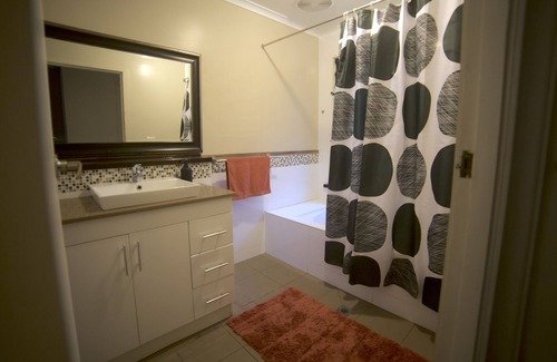 Bangalow House | Budget Room (maximum of 3 nights)