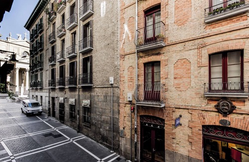 Old Town Condo | Buen Camino Apartment