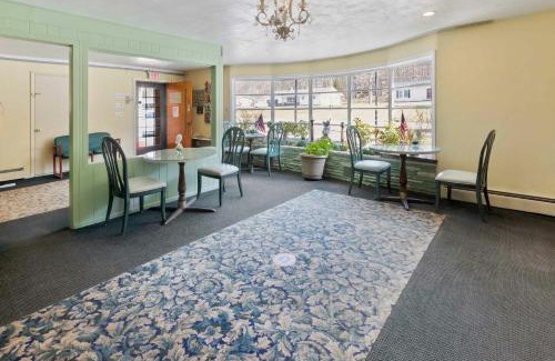 Delhi Hotel | Buena Vista Inn Motel