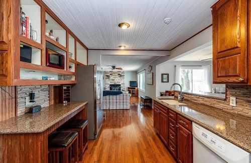 Montello House | Buffalo Lake Retreat - charming lakefront 3 bedroom house-great fishing and fun