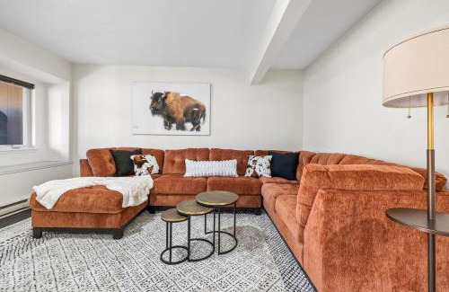 Custer Apartment | Buffalo Ridge - Hot Tub & Walk to Downtown