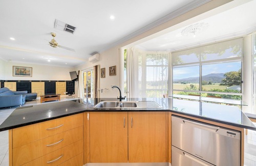 Myrtleford House | Buffalo River Retreat