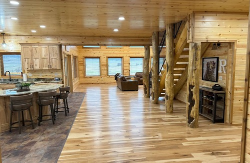 Hulett House | Buffalo Run. 4 Bedroom/4 Bath Home located on the Golf Course at Devil's Tower.