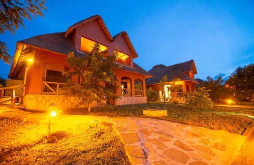 Rubirizi House | Buffalo Safari Lodge in Queen Elizabeth National Park