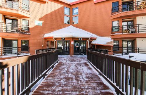Wildernest Apartment | Buffalo Village 402