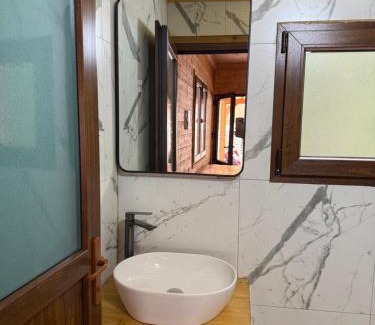 Kukes County House | Bujtina Lindi