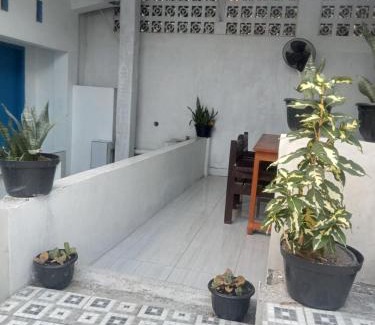 Kecamatan Praya Barat Daya House | bulan homestay