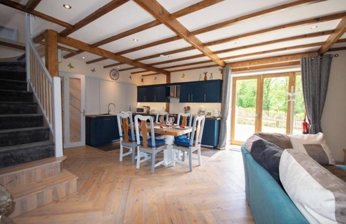 Bulat-Pestivien House | Bulat-Pestivien Retreat with 4 spacious Bedrooms