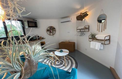 Saint-Martin-de-Londres Apartment | Bulle de détente avec jacuzzi