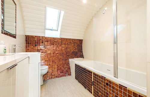Etchinghill House | Bumble Barn Eco House