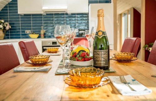 Etchinghill House | Bumble Barn