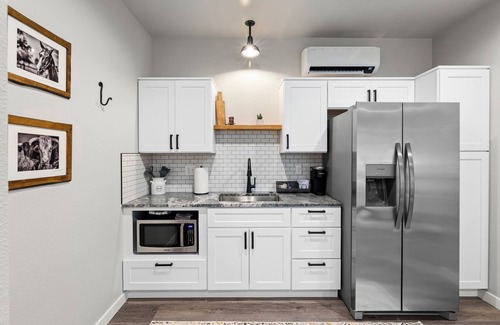 Dennis House | Bungalow 3 @ Barndo Bungalows