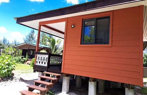 Temae House | Bungalow Alizé on stilts overlooking the lagoon and ocean