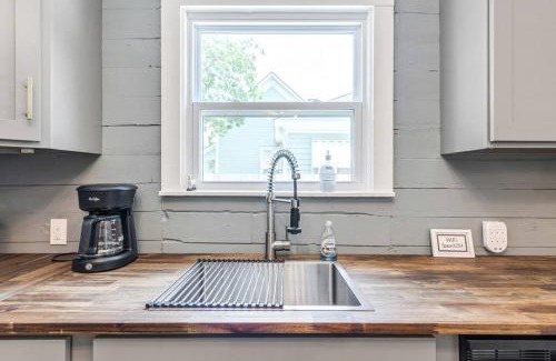 McGregor House | Bungalow Bliss - Large Backyard & Fire Pit