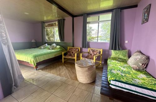 Teahupoo House | Bungalow bord de mer, indépendant, chez Josi