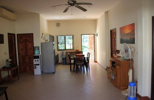 Pong House | Bungalow by the beach with hotel service at Koh Kho Khao