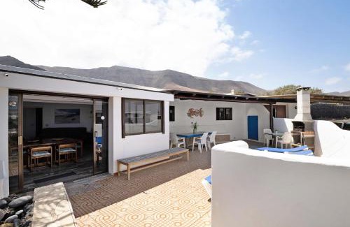 Urbanizacion Famara House | Bungalow Famara, Lanzarote