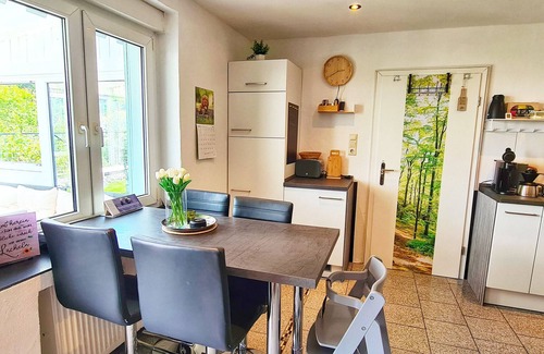 Berlar House | Bungalow 'Holiday Apartment Traumblick' with Mountain View, Private Terrace and Wi-Fi