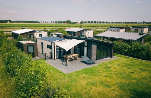 Herkingen House | Bungalow in Netherlands by Nature Reserve