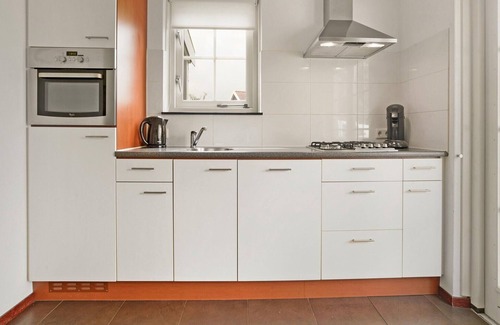 Municipality of Nissewaard House | Bungalow in Zuytland by Water and Nature