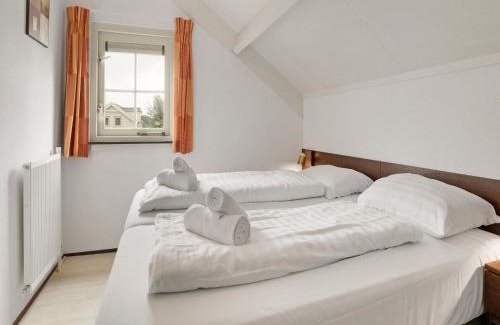 Municipality of Nissewaard House | Bungalow in Zuytland Buiten with Fishing Platform