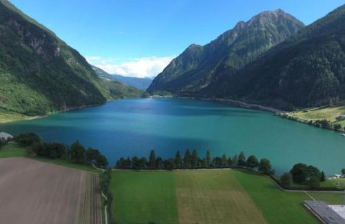 Le Prese House | Bungalow Miralago in Camping Cavresc, Via dal Cavresc 1, 7746 Le Prese-Poschiavo