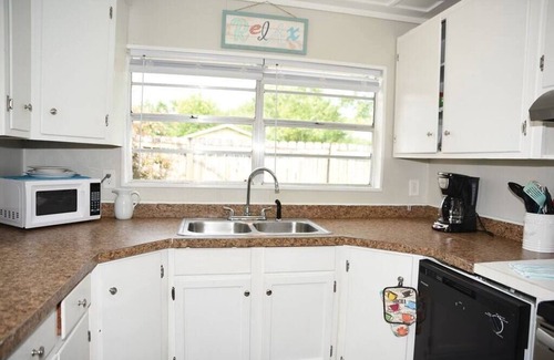 Grand Bay House | Bungalow near Main Street - #1