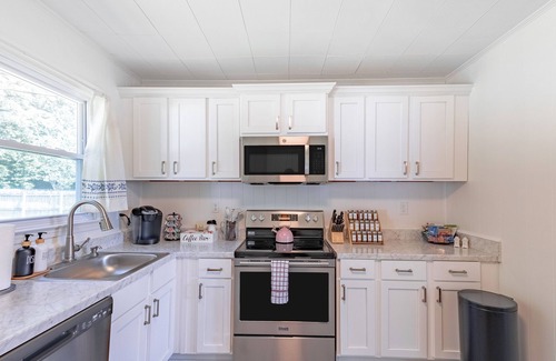 Northport House | Bungalow on 27th- minutes from campus