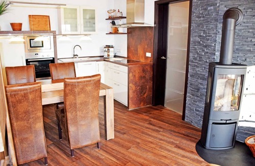 Sellin House | Bungalow on Lake Sellin