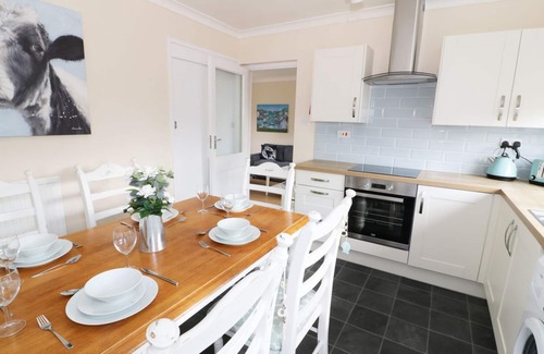 Fishguard House | BUNGALOW, pet friendly, country holiday cottage in Fishguard