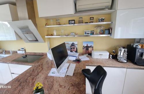 Eschborn Villa | Bungalow, Uneinsehbar, 8 Personen maximal, 3 Personen oben, 5 unten