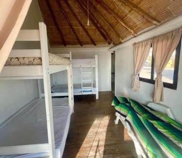 San Vicente de Canete Hotel | Bungalows frente al mar en playa Wakama