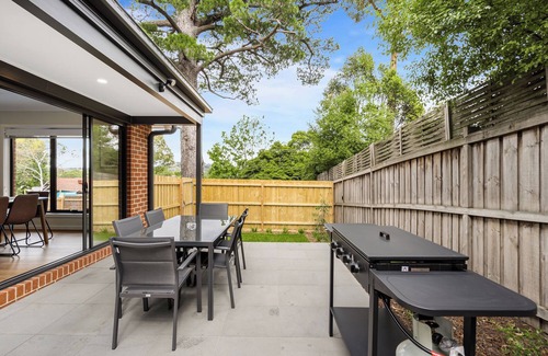 Croydon Villa | Bungunyah Apartments: 3 Bedroom Yarrabee Villa