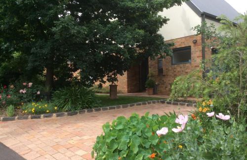 Croydon Villa | Bungunyah Apartments