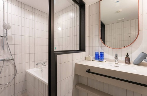 Atami Hotel | Bunk bed RoomNopets allowed1offsite parking lot/Atami Shizuoka