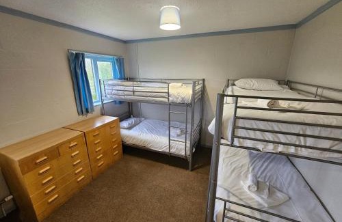 Glandyfi House | Bunkhouse 20Bedroom Sleeps85 4Acre Gamesroom Wifi