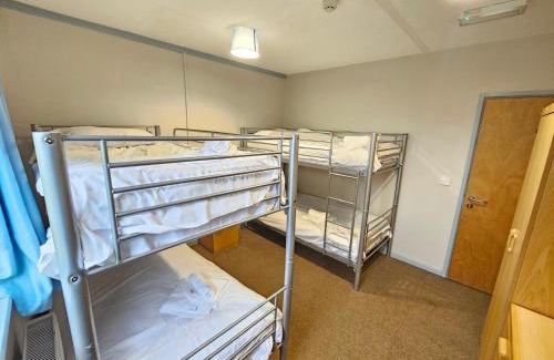 Glandyfi House | Bunkhouse 20Bedroom Sleeps85 4Acre Gamesroom Wifi