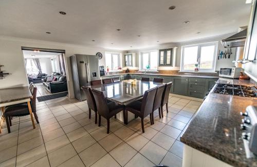 Llangynog House | Bunny Meadows Holiday Farmhouse near Carmarthen & Pembrokeshire