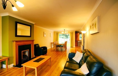 Bunratty Apartment | Bunratty West 4022 - a two story that sleeps 6 guests in 3 bedrooms