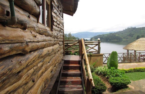 Kabale Apartment | Bunyonyi is a traveler's paradise located at Lake Bunyonyi
