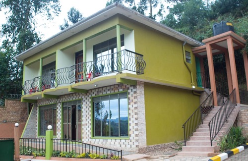 Kabale Apartment | Bunyonyi is a traveler's paradise located at Lake Bunyonyi