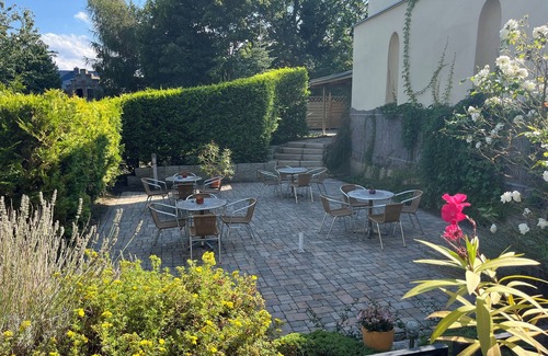 Biesnitz Apartment | Burghof Apartments Apartment Terrace